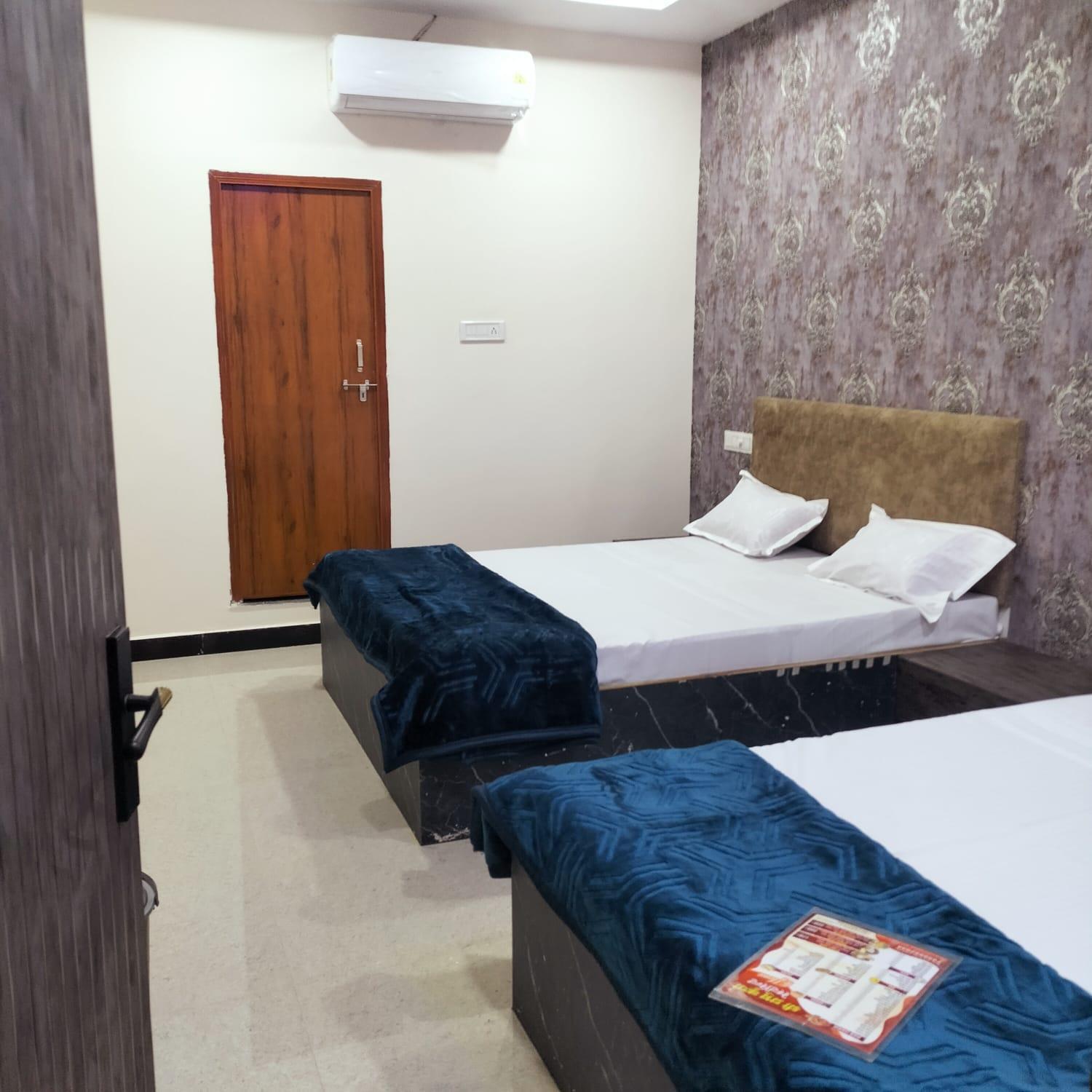 Hotel Somnath Inn ウッジャイン エクステリア 写真