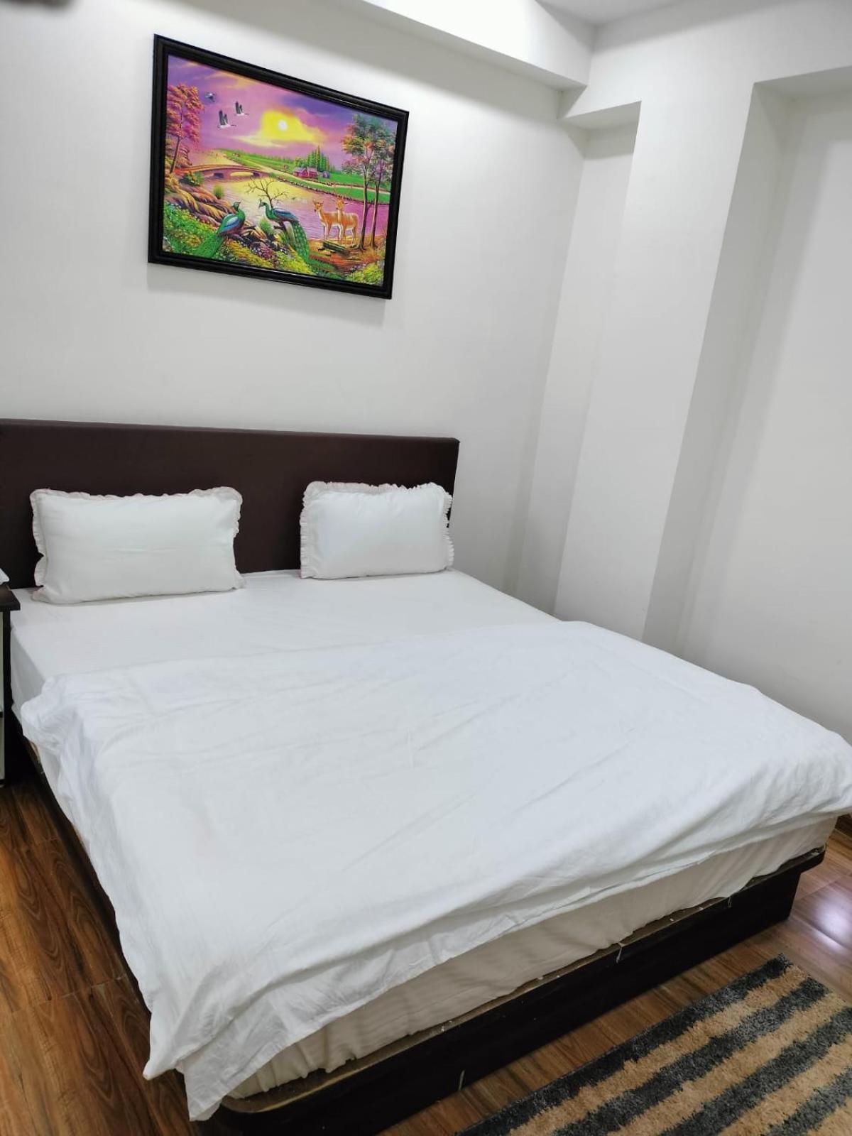 Hotel Somnath Inn ウッジャイン エクステリア 写真