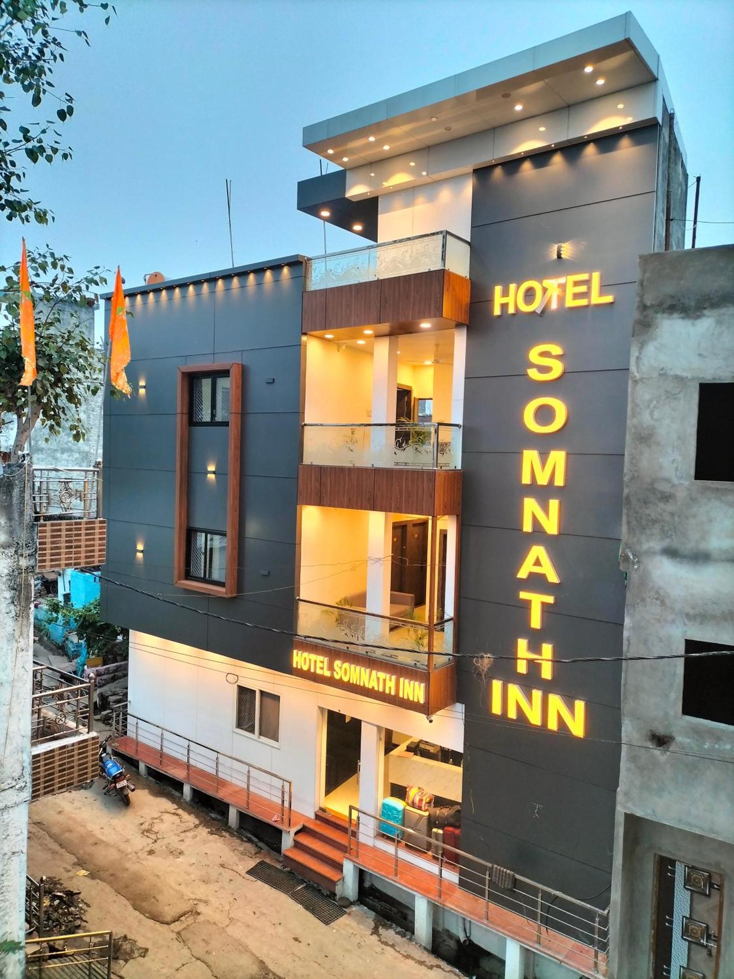 Hotel Somnath Inn ウッジャイン エクステリア 写真